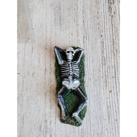 Lemax life is good Skeleton spooky town Halloween Village‎ accessory - Picture 2 of 6